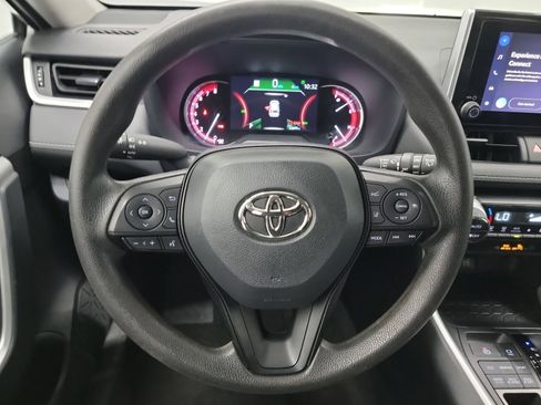 Used 2023 Toyota RAV4 XLE AWD/4WD image 17