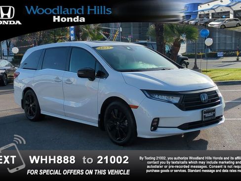 Used 2023 Honda Odyssey Sport image 3
