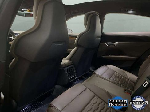 Used 2022 Audi e-tron GT Premium Plus image 19