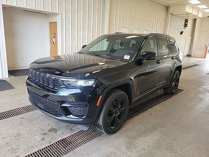 Used 2023 Jeep Grand Cherokee Altitude