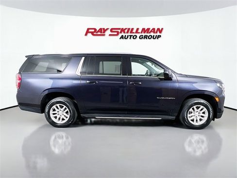 Used 2024 Chevrolet Suburban LT image 8