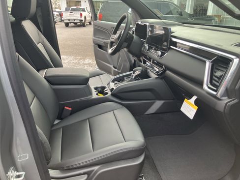 New 2026 GMC Canyon Elevation image 15