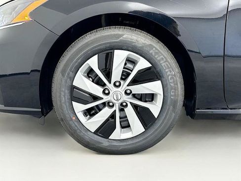 Certified 2025 Nissan Altima 2.5 S FWD image 28