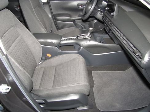 Certified 2024 Honda HR-V LX image 18