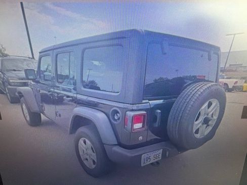 Used 2022 Jeep Wrangler Unlimited Sport AWD/4WD image 5