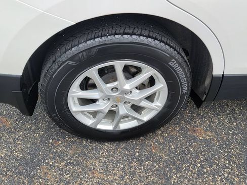 Used 2022 Chevrolet Equinox LT AWD/4WD image 13