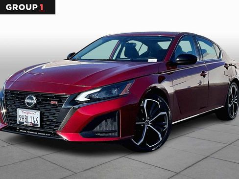 Used 2023 Nissan Altima 2.5 SR image 1