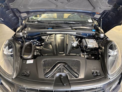 Certified 2020 Porsche Macan S AWD/4WD image 13