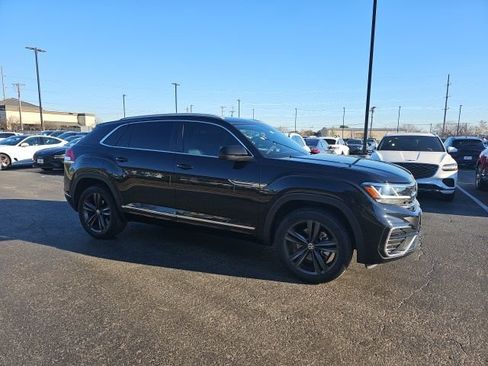 Used 2022 Volkswagen Atlas Cross Sport SEL R-Line image 2
