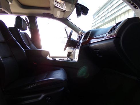 Used 2011 Jeep Grand Cherokee Limited w/ Luxury Group II RWD image 28