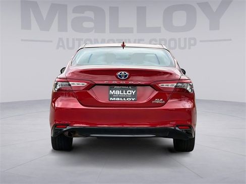 Used 2023 Toyota Camry XLE image 5