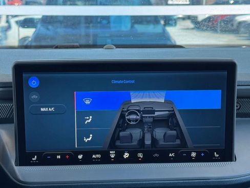 Used 2025 Ford Maverick XLT w/ XLT Luxury Package image 16