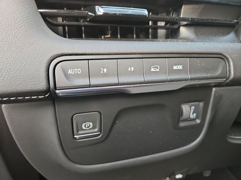 Certified 2023 Cadillac Escalade ESV Premium Luxury image 25