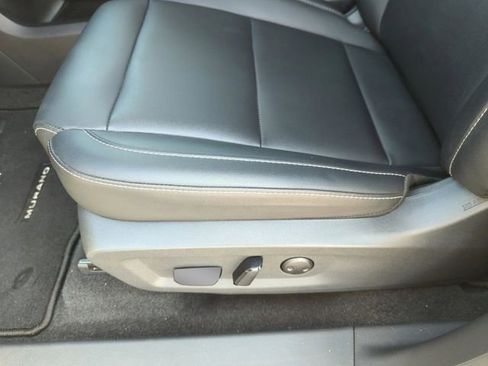 Certified 2025 Nissan Murano SV FWD image 30