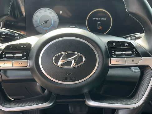 Used 2023 Hyundai Elantra SEL w/ Convenience Package image 11