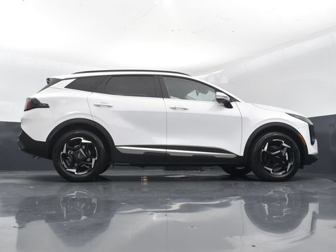 Certified 2026 Kia Sportage EX w/ EX Panorama Roof Package FWD image 39
