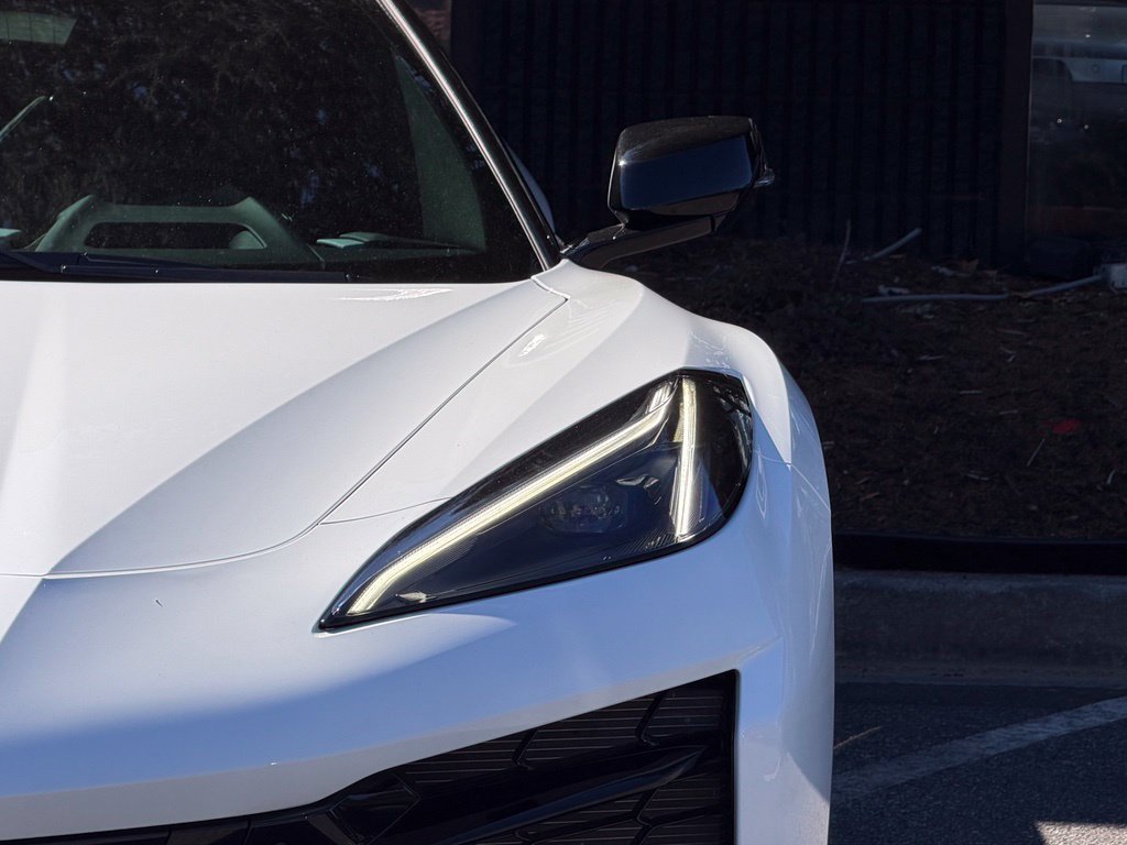 Used 2025 Chevrolet Corvette Z06 RWD image 5