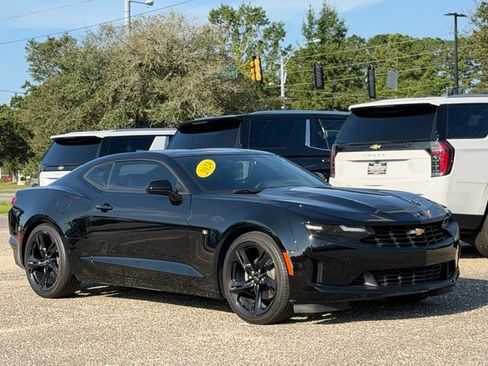 Used 2024 Chevrolet Camaro LT RWD image 5