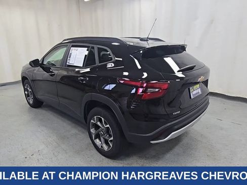 Used 2025 Chevrolet Trax LT w/ Driver Confidence Package FWD image 9