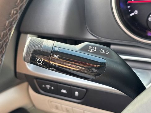 Used 2023 Kia Carnival LX image 24