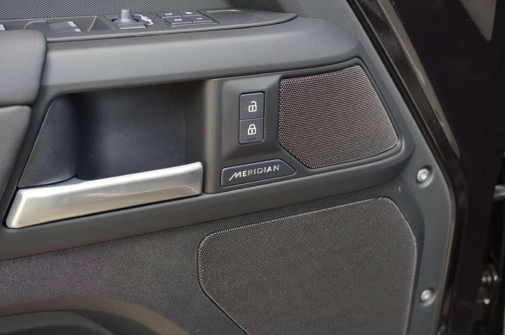 New 2026 Land Rover Defender 110 S AWD/4WD image 10