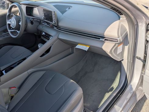 New 2026 Hyundai Elantra Blue image 25