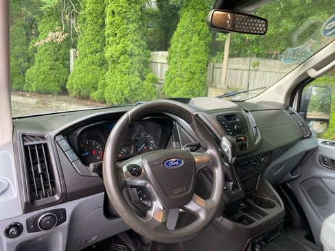 Used 2018 Ford Transit 250 130 Medium Roof RWD image 13