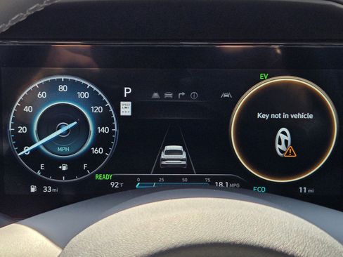 New 2025 Hyundai Elantra Limited image 22