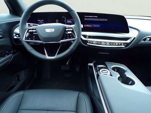 New 2025 Cadillac Lyriq Sport image 9