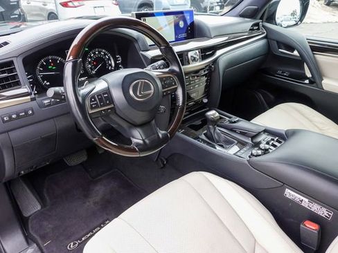 Used 2020 Lexus LX 570 4WD w/ 3rd Row & Luxury Pkg image 13