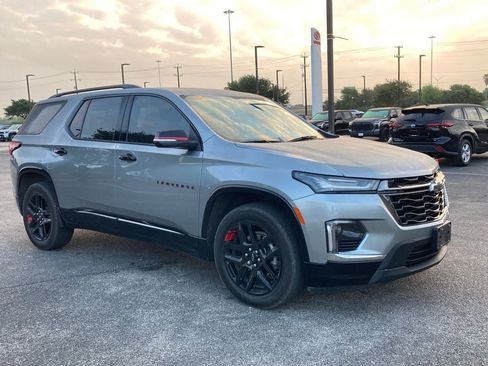Used 2023 Chevrolet Traverse Premier w/ Redline Edition image 3