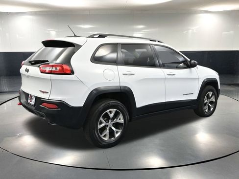 Used 2015 Jeep Cherokee Trailhawk image 5