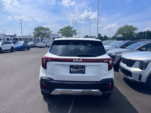 Certified 2024 Kia Seltos EX AWD/4WD image 5