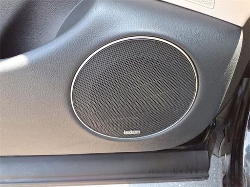 Used 2022 Genesis GV70 3.5T Sport w/ Sport Prestige Package image 18