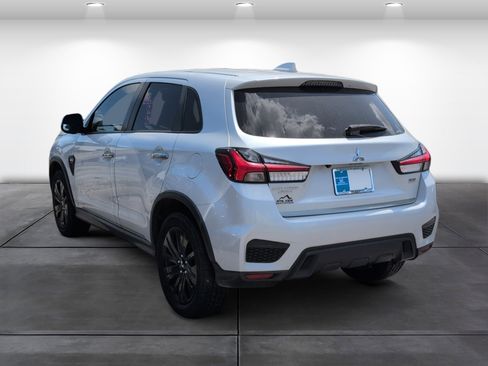 Used 2023 Mitsubishi Outlander Sport LE image 3