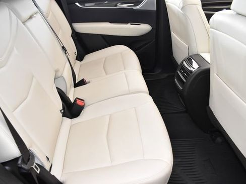 Used 2023 Cadillac XT5 Sportv w/ Technology Package image 12