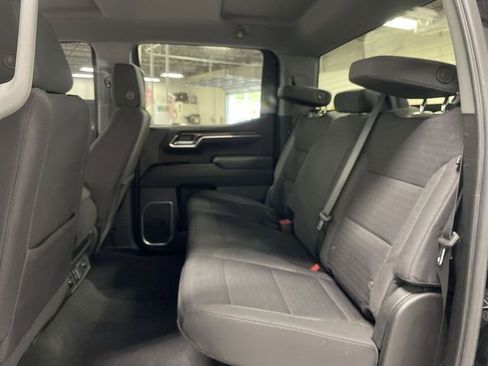 Used 2022 Chevrolet Silverado 1500 LT AWD/4WD image 23