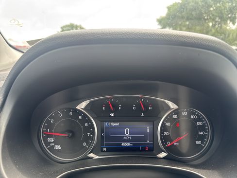 Used 2024 GMC Terrain SLE FWD image 15