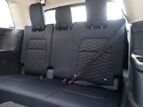 Certified 2025 Nissan Pathfinder SV w/ SV Premium Package FWD image 28