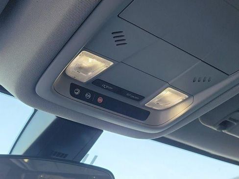 Used 2023 GMC Acadia SLE FWD image 11