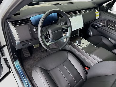 New 2026 Land Rover Range Rover Long Wheelbase SE AWD/4WD image 10