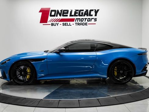 Used 2022 Aston Martin DBS Superleggera RWD image 12