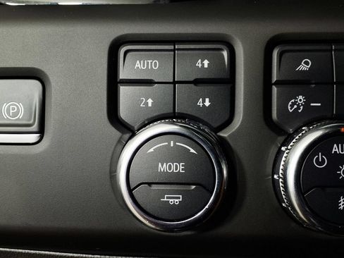 Used 2025 GMC Sierra 2500 AT4 w/ AT4 Premium Plus Package AWD/4WD image 15