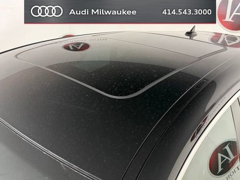Used 2021 Maserati Levante AWD/4WD image 11