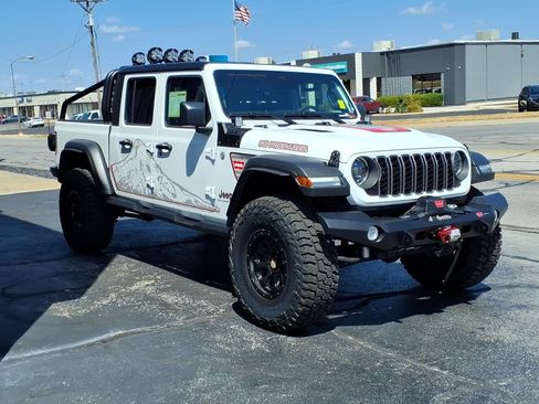 Used 2026 Jeep Gladiator Rubicon w/ Steel Power Dome Hood Package AWD/4WD image 3