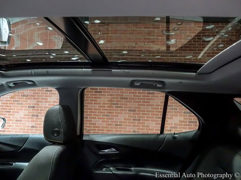 Used 2022 Chevrolet Equinox LT image 16