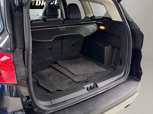 Used 2019 Ford Escape SEL image 12