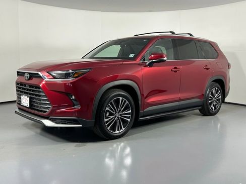 Used 2025 Toyota Grand Highlander AWD Hybrid image 3
