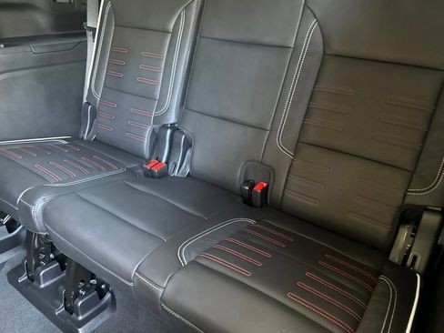 Certified 2025 GMC Yukon XL AT4 Ultimate AWD/4WD image 16