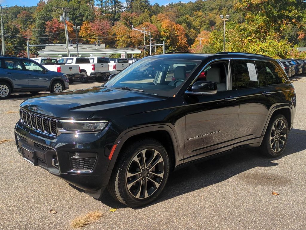 Used 2022 Jeep Grand Cherokee Overland w/ Luxury Tech Group IV AWD/4WD image 8